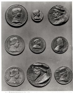 Thomas Bohier, 1513, Pierre Briconnet, Simon Costieres, Robert Briconnet, kardinál Guillaume dEstouteville (asi 1403-83), Jean Carondelet (1468-1545), Pierre de Sacierges, kardinál F. de Tournon, 1535, od French School