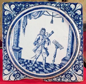 Dlaždice zobrazující fagotistu, 1706 (fajáns) od French School