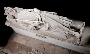 Carlomanova hrobka († 884) od French School
