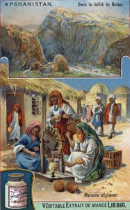 Nahoře: Bolanská přehlídka v Afghánistánu. Dole: Afghánské ženy tkající vlnu před svými domy. Chromolitografie 19. století. od French School