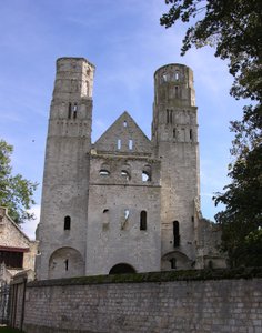 Pohled na opatství Jumieges od French School