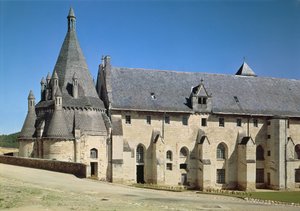 Pohled na Tour dEvrault a refektář od French School