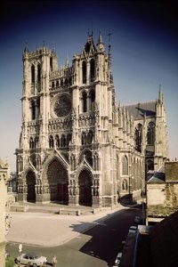 Pohled na západní fasádu, c.1220-70 od French School