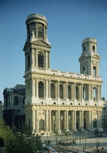 Pohled na průčelí kostela Saint-Sulpice, postaveného v letech 1646-1780 od French School