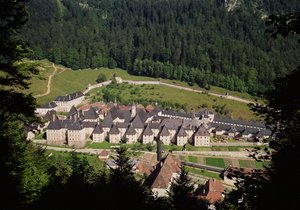 Pohled na areál kláštera od French School