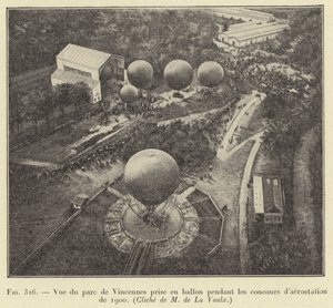 Pohled na Parc de Vincennes pořízený z balónu během soutěží v balónovém létání v roce 1900 od French School
