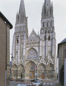 Západní průčelí katedrály v Bayeux od French School