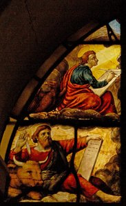 Okno Charnier-2 zobrazující evangelisty se zázrakem hostie: svatého Lukáše a svatého Jana od French School