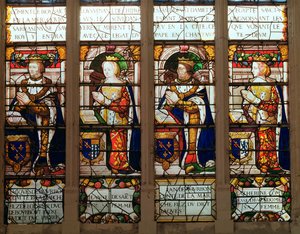 Okno znázorňující Jacquese de Bourbon (1315-61) Comte de la Marche, Jeanne de Chatillon-Saint-Pol († 1371) Jean I de Bourbon (1361-94) a Kateřinu, hraběnku de Vendome od French School