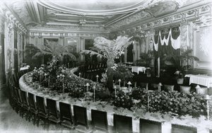 Interiér Metropolitan Club od G.P. Hall und Sohn