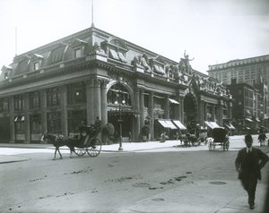 Windsor Arcade, New York (želatinová stříbrná fotografie)
