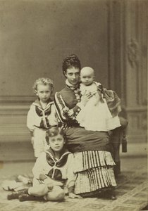 Velkokněžna Maria Fjodorovna s dětmi, Nicholas Alexandrovič, George..., c. 1875. od Georg Emil Hansen