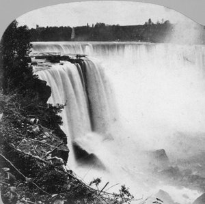 Horseshoe Falls, jak je patrné z Goat Island, Niagara Falls, počátek 20. století.