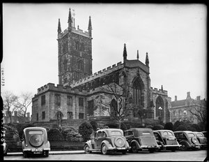 Kolegiátní kostel svatého Petra, Lich Gates, Wolverhampton, jaro 1942.
