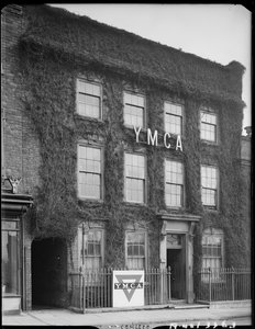 YMCA Hostel, High Street, Sutton Coldfield, Birmingham, jaro 1942. od George Bernard Mason