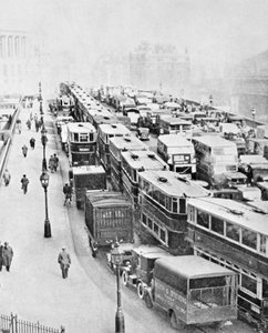 Dopravní zácpa na Blackfriars Bridge, Londýn, c1935 od George Davison Reid