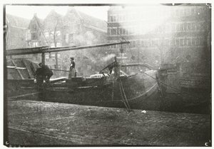 Vládní sklady na Brouwersgracht v Amsterdamu od George Hendrik Breitner