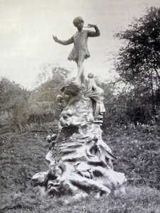 Fotografický tisk sochy Petra Pana v Kensington Gardens od George James Frampton