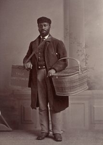 Theodore Ferris [vpravo]
