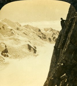 Nebezpečný výstup, Mount Malte Brun, Nový Zéland, c1909.