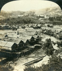 Vesnice Ela-Varia, Britská Nová Guinea, c1909.