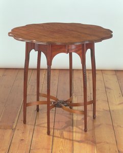 Příležitostný stůl, vyrobený pro Morris & Co., kolem roku 1885 (mahagon)