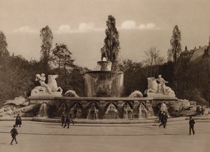 Munchen / Mnichov: Wittelsbacher Brunnen (čb fotografie) od German Photographer