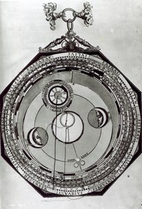 Volvelle, možná zobrazující cykly Měsíce, podle ilustrace z Astronomicon Caesareum od Petra Apianuse, 1540 od German School
