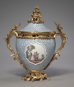 Zakrytá váza, vyrobená v Meissen Porcelain Factory, Německo, 1749 od German School