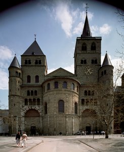 Pohled na katedrálu v Trevíru od German School
