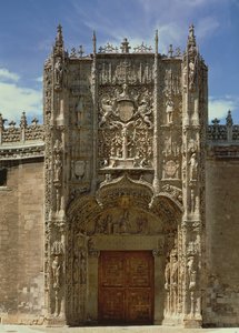 Vstupní fasáda (Národní muzeum náboženského sochařství) postavená v letech 1488-96 od Gil de Siloe