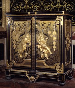 Nábytek ve stylu Regence: skříň s mincemi realizovaná Gillesem Mariem Oppenordem (1672-1742) Versailles 18. století, musee du chateau