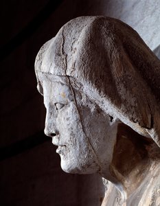 Panna s dítětem. Detail (mramorová socha od Giovanni Pisano