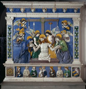 Uložení Ježíše do Božího hrobu s Pannou a svatým Janem Evangelistou Znázornění symbolů umučení: biče, trnová koruna a houba namočená v octě (posca). Vysoce reliéfní keramika od Giovanni della Robbia (1469-1529) kolem 14.