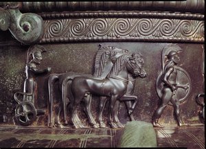 Quadriga a Hoplite, detail vlysu kolem krku bronzu Vix Krater viz také 40863