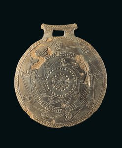 Pánvová nádoba s běžícími spirálami a trojúhelníky, z Euboie (Evvoia) rané kykladské období I-II, fáze Kampos (2800-2700 př.nl) (hlína) od Greek