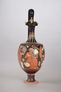 Červenobílá figurka Oinochoe, cca 310 př. n. l. (keramická) od Greek School