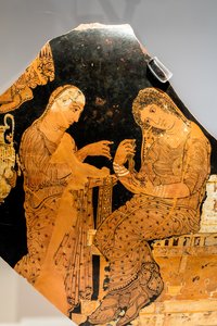 Elektra a služebná u Agamemnónovy hrobky (keramika se žlutými a bílými odlesky) od Greek School