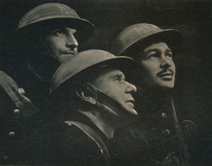 Napjatá chvíle, 1942.