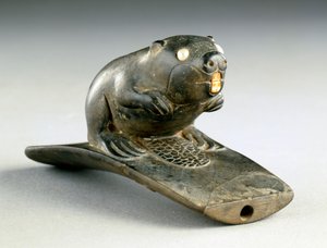 Plošinová trubka s podobiznou bobra, 100 př. n. l. - 200 n. l. (pískovec, perla a kost) od Havana Hopewell culture
