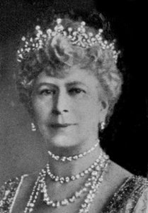 Queen Mary 1867-1953. od Hay Wrightson