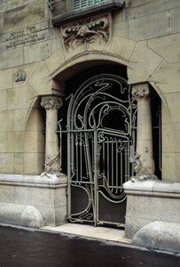 Secesní architektura: pohled na vstupní dveře hradu Beranger na adrese 14, rue de la Fontaine v 16. pařížském obvodu. Navrhl architekt Hector Guimard (1867-1942) DR