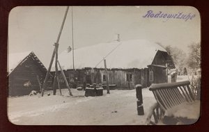 První světová válka: „Ukrajina v letech 1914-1916 během invaze německé armády. Pohled se sněhem (černobílá fotografie) od Heldenfriedhof Dsessentniki (attr. to)