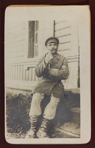 První světová válka: „Ukrajina v letech 1914-1916 během invaze německé armády. Portrét muže (černobílá fotografie) od Heldenfriedhof Dsessentniki (attr. to)