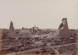 Karnak, Pylony Horovy