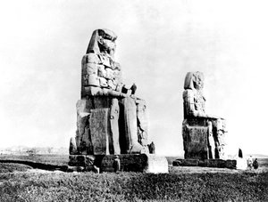 Memnonovy kolosy, Théby, Núbie, Egypt, 1887