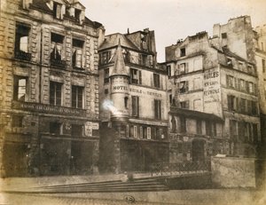 Pohled na Pařížskou ulici při pohledu na Hotel de Ville, kolem roku 1851 (kalotypová fotografie)