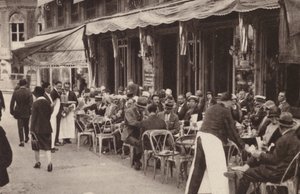 Paříž: (čb fotografie): Un cafe bien parisine, L