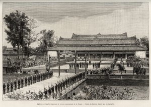 Slavnostní audience, kterou udělil král Dong Khanh (1864-1889) císař Annam zástupcům Francie v císařském městě Hue (Vietnam). Rytina od Thiriata pro ilustraci příběhu „“ Trente mois au Tonkin““ od Dr. Charlese Edouarda Hocquarda (1853-191 od Henri Thiriat