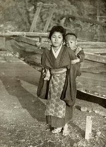 A Fishermans Children, 1910. od Herbert Ponting